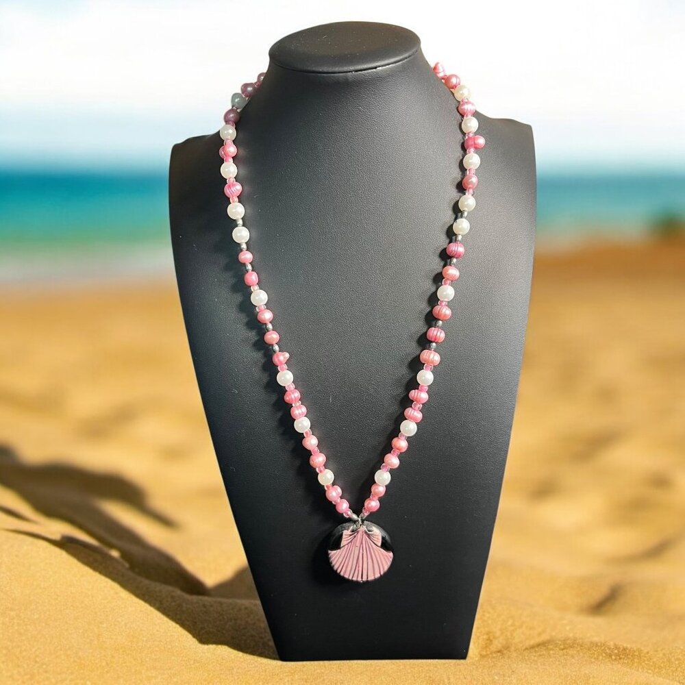 Pink Beaded Shell Pendant Necklace Coastal Chic Summer Jewelry Beach‎ Style